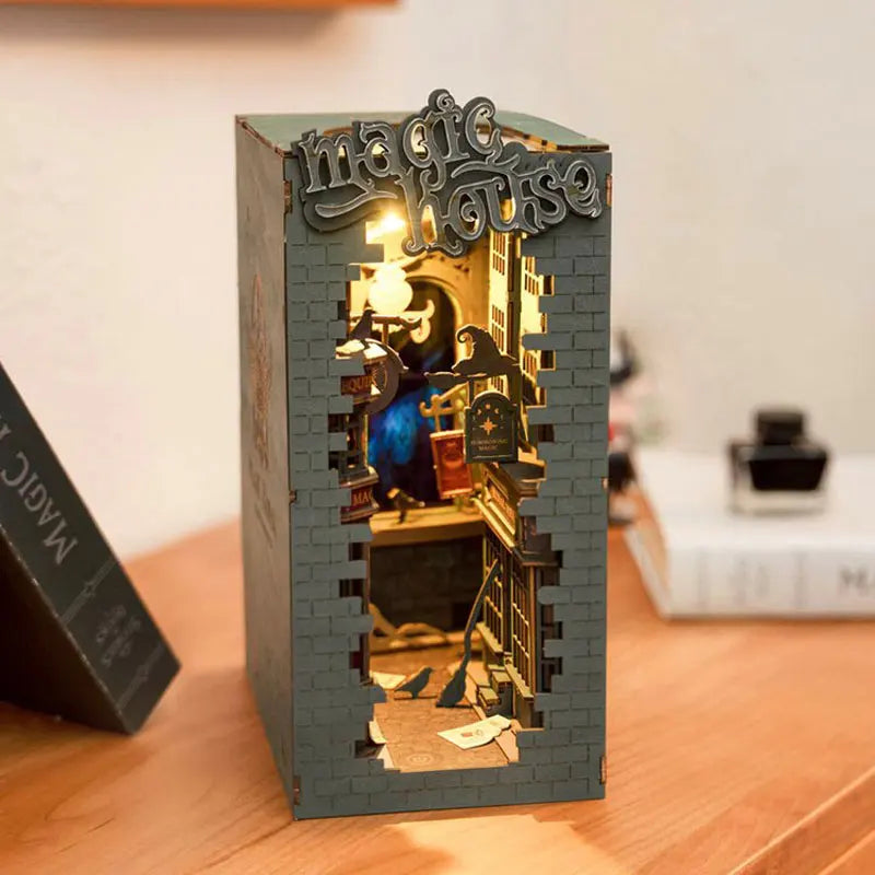 Robotime Rolife-Nooks de libros, serie de historias en libros, 4 tipos, muebles de casa en miniatura de madera DIY, Sakura Densya TGB01, envío directo