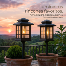 Cargar imagen en el visor de la galería, Faro solar de jardín LED - Nuevo modelo 2026
